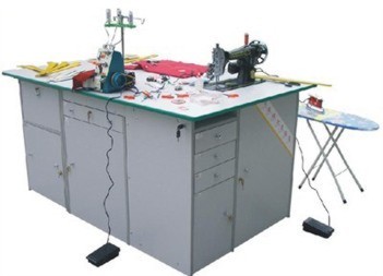 探索中小學勞動技能教學新路徑 實驗臺與設備的現(xiàn)代化應用